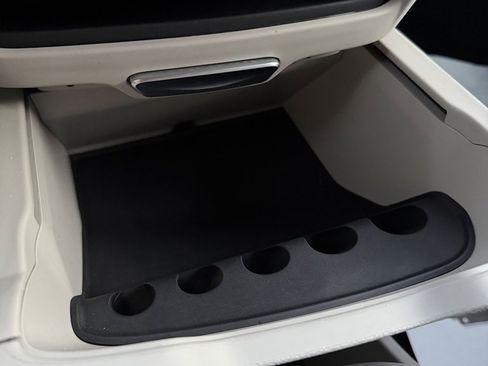 Used 2023 Chrysler Pacifica Touring-L image 19