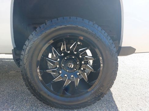 Used 2018 Chevrolet Silverado 1500 LT w/ All Star Edition image 35