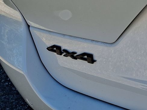 New 2025 Jeep Grand Cherokee Altitude image 17