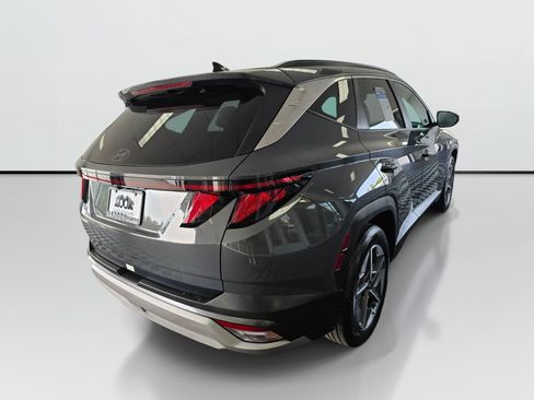 Used 2025 Hyundai Tucson SEL FWD image 3