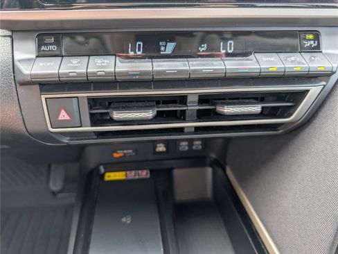 Used 2025 Toyota Camry LE w/ Convenience Package AWD/4WD image 16