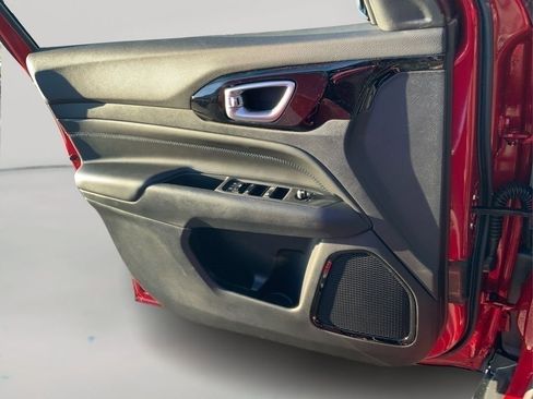 New 2026 Jeep Compass Latitude image 17