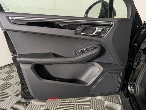 New 2026 Porsche Macan AWD/4WD image 25