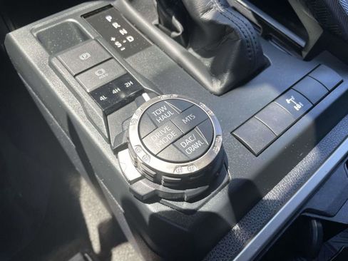 Used 2025 Toyota 4Runner TRD Off-Road AWD/4WD image 40