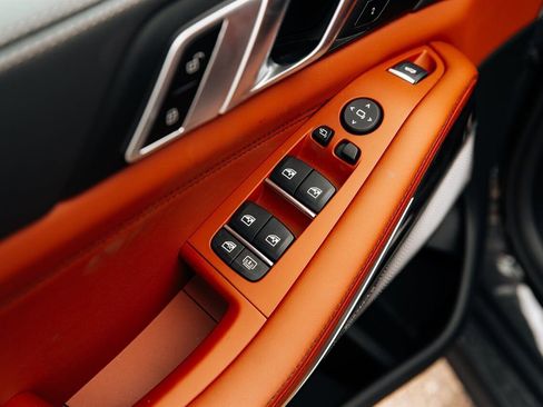 Used 2026 BMW X7 M60i image 16