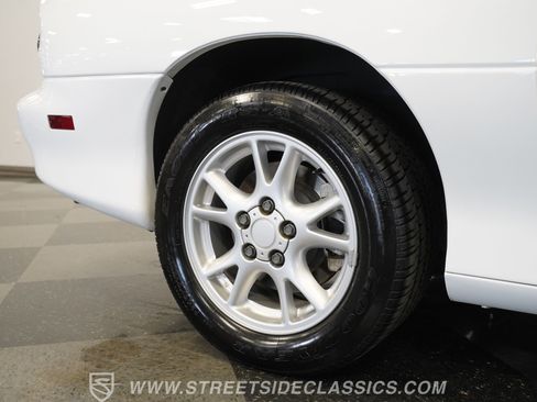 Used 2001 Chevrolet Camaro Z28 w/ Preferred Equipment Group image 39