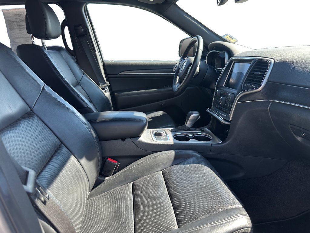 Used 2018 Jeep Grand Cherokee Limited w/ Luxury Group II AWD/4WD image 16