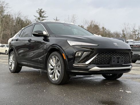 Certified 2024 Buick Envista Avenir image 3