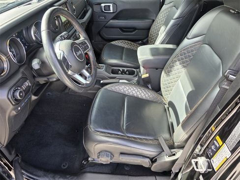 Used 2021 Jeep Wrangler Unlimited Sahara image 9