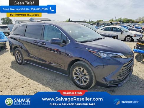 Used 2024 Toyota Sienna LE w/ LE Plus Package image 5