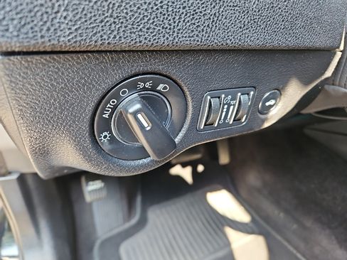 Used 2019 Chrysler 300 Touring w/ Sport Appearance Package AWD/4WD image 21