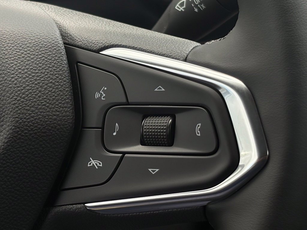 New 2026 Chevrolet Trax ACTIV w/ Sunroof Package FWD image 31