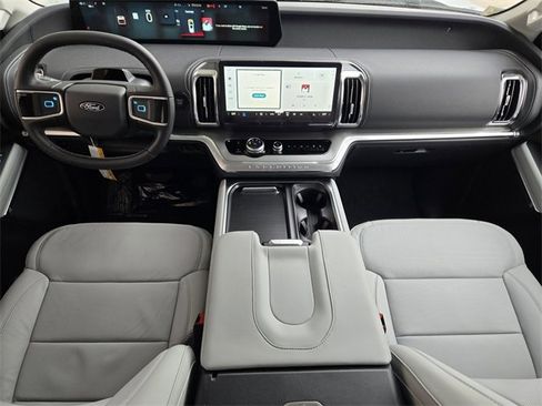 New 2026 Ford Expedition Max Platinum w/ Driver's Package image 19