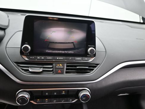 Used 2019 Nissan Altima 2.5 S FWD image 15