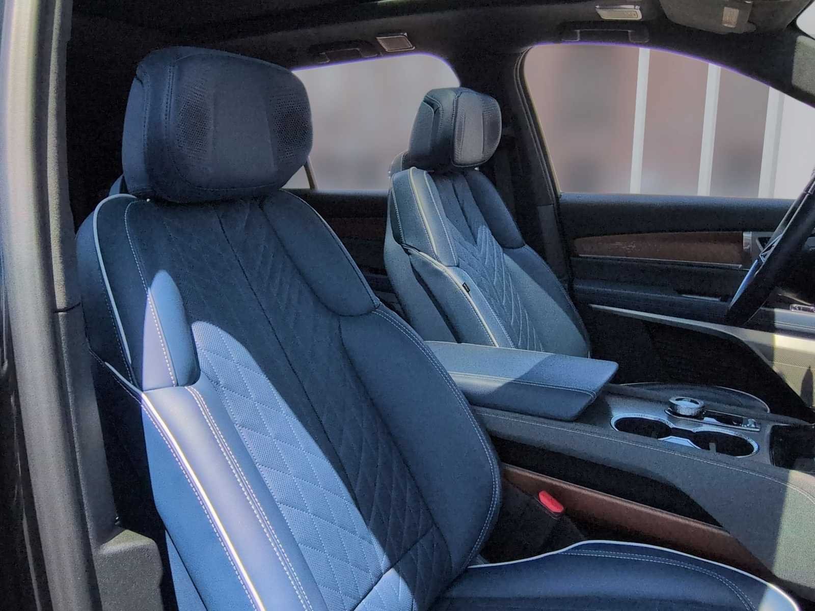 Used 2026 Cadillac Vistiq Premium Luxury AWD/4WD image 28