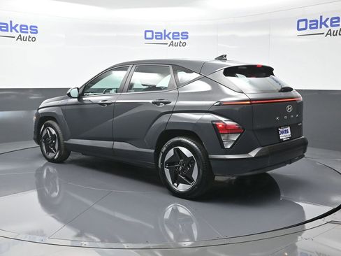 Used 2024 Hyundai Kona SE image 6