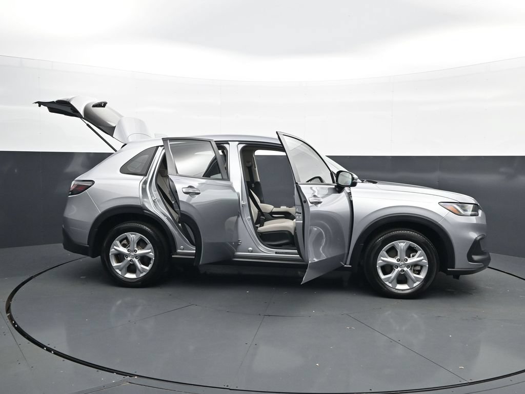 Certified 2025 Honda HR-V LX image 46