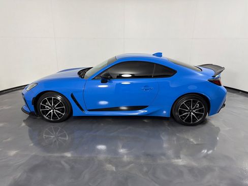 Used 2023 Toyota GR86 w/ ALL Weather Mat Package (TMS) RWD image 8