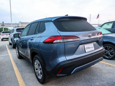 Used 2026 Toyota Corolla Cross L image 9