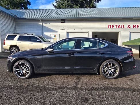 Used 2025 Genesis G70 2.5T image 6