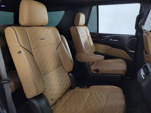 Used 2021 Cadillac Escalade Sport w/ Driver Assist Tech Package AWD/4WD image 17
