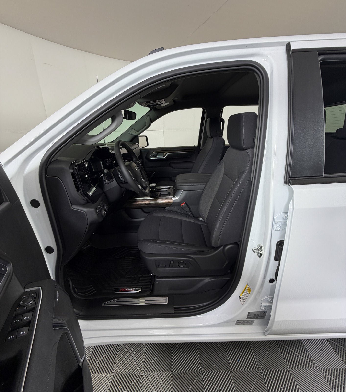New 2026 Chevrolet Silverado 1500 RST AWD/4WD image 8