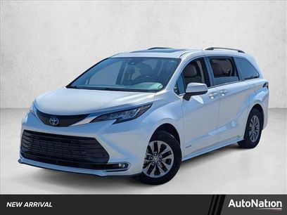 Used 2021 Toyota Sienna XLE