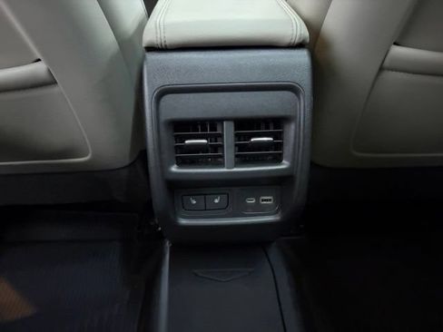Used 2023 Cadillac XT4 Premium Luxury w/ Technology Package AWD/4WD image 27