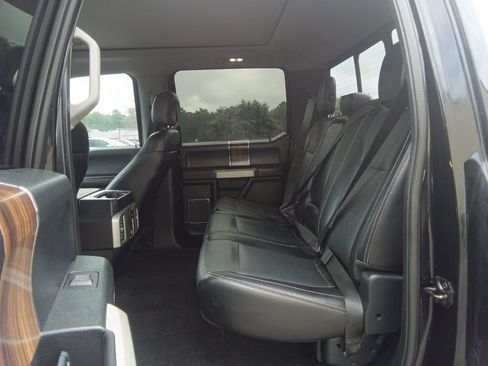 Used 2016 Ford F150 Lariat w/ Equipment Group 502A Luxury AWD/4WD image 32