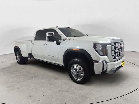Used 2024 GMC Sierra 3500 Denali w/ Denali Reserve Package AWD/4WD image 7