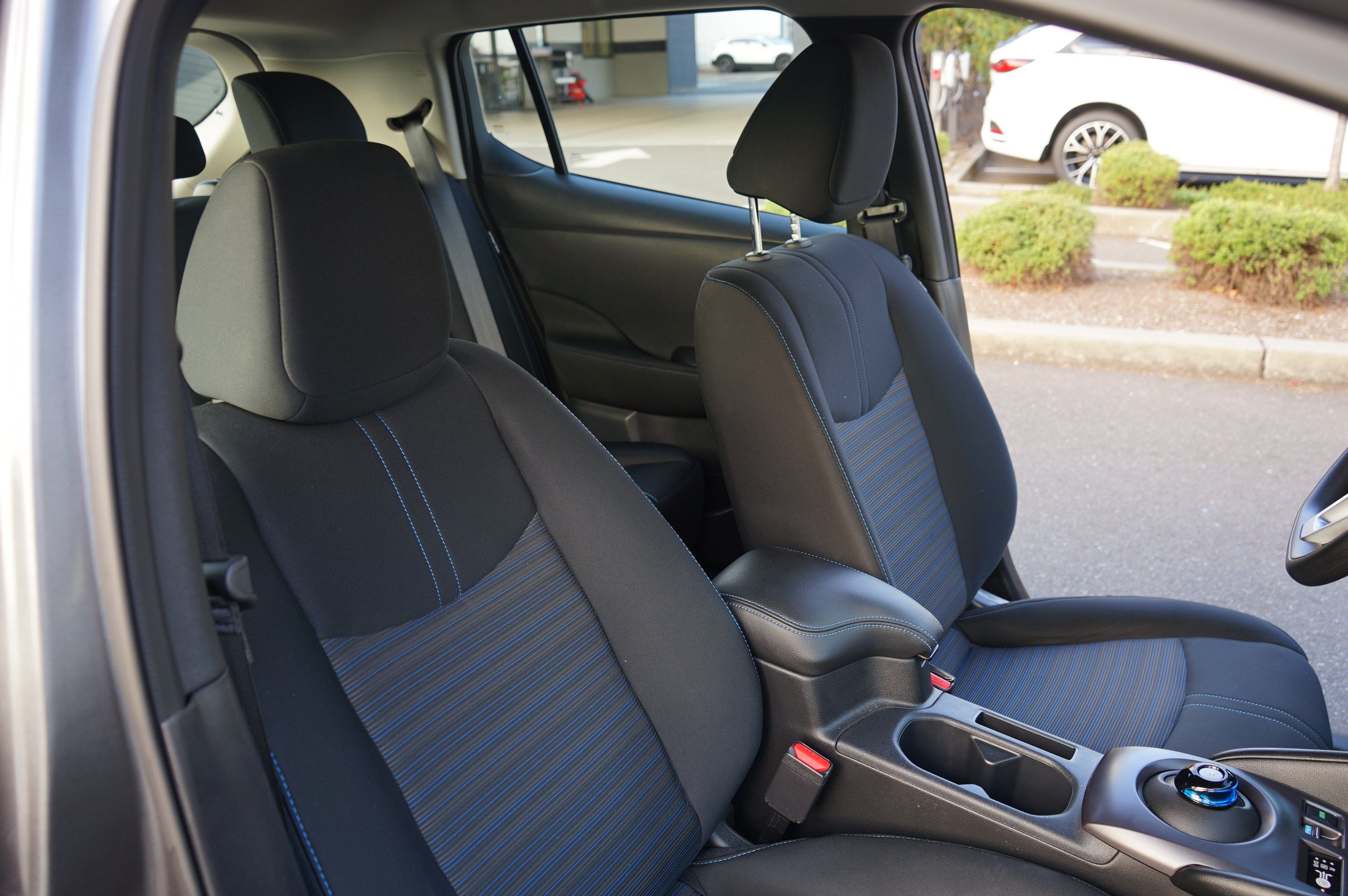 Used 2025 Nissan Leaf S FWD image 23