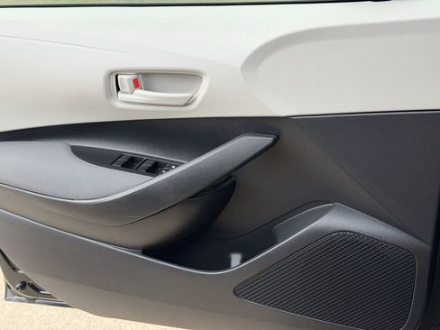 Used 2025 Toyota Corolla LE FWD image 25