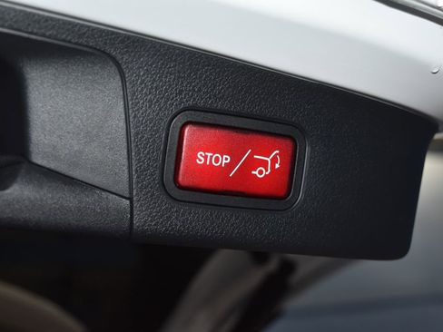 Certified 2025 Mercedes-Benz GLA 250 4MATIC image 32