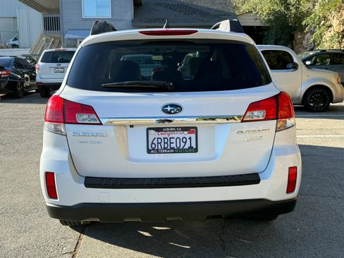 Used 2011 Subaru Outback 2.5i Limited AWD/4WD image 5