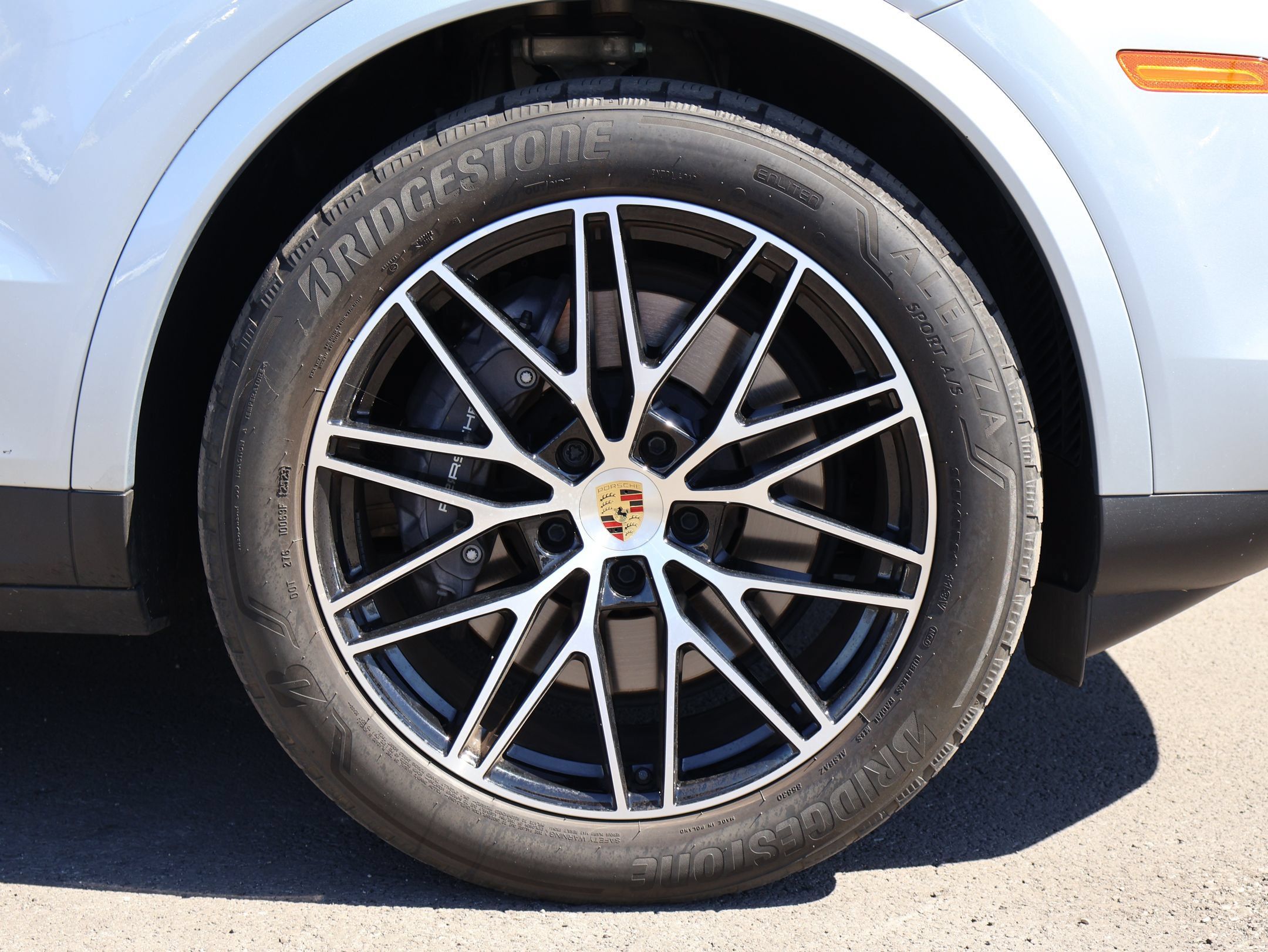 Used 2024 Porsche Cayenne AWD/4WD image 13