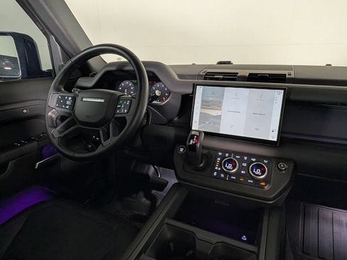 Used 2025 Land Rover Defender 110 X-Dynamic SE AWD/4WD image 21