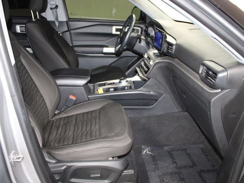 Used 2021 Ford Explorer XLT RWD image 29