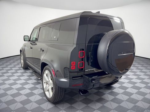 Used 2024 Land Rover Defender 110 SE AWD/4WD image 3