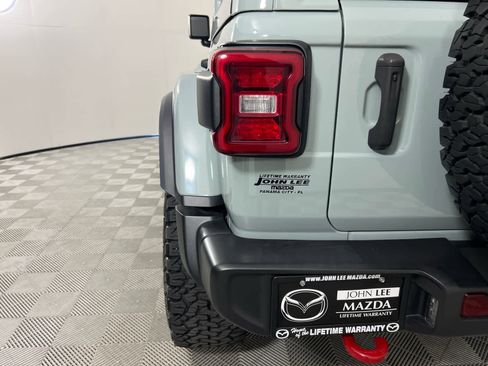 Used 2023 Jeep Wrangler Unlimited Rubicon w/ Xtreme 35 Tire Package AWD/4WD image 11