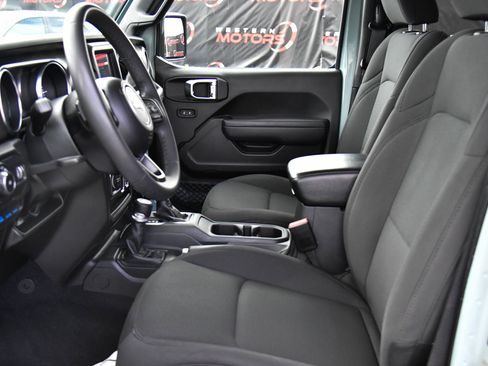 Used 2023 Jeep Wrangler Unlimited AWD/4WD image 18