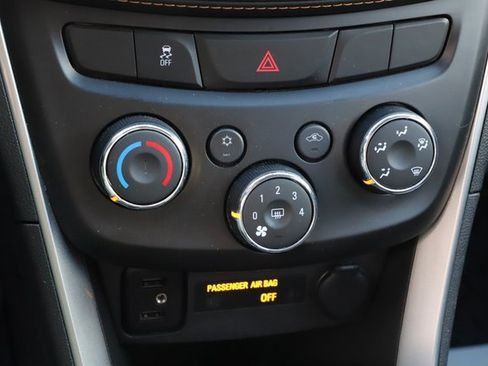 Used 2021 Chevrolet Trax LT w/ Redline Edition image 27