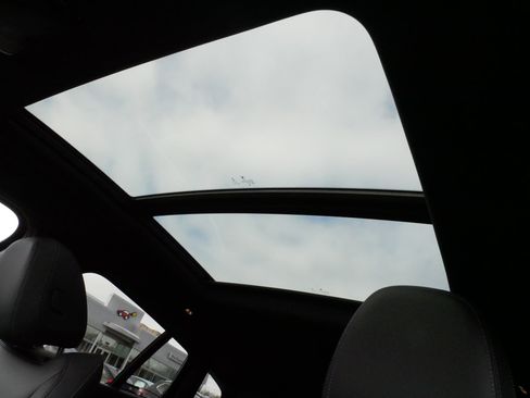 Used 2023 BMW X4 xDrive30i w/ Convenience Package image 34