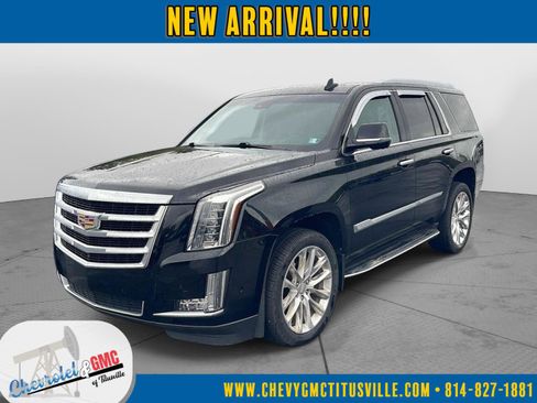 Used 2019 Cadillac Escalade Luxury AWD/4WD image 2