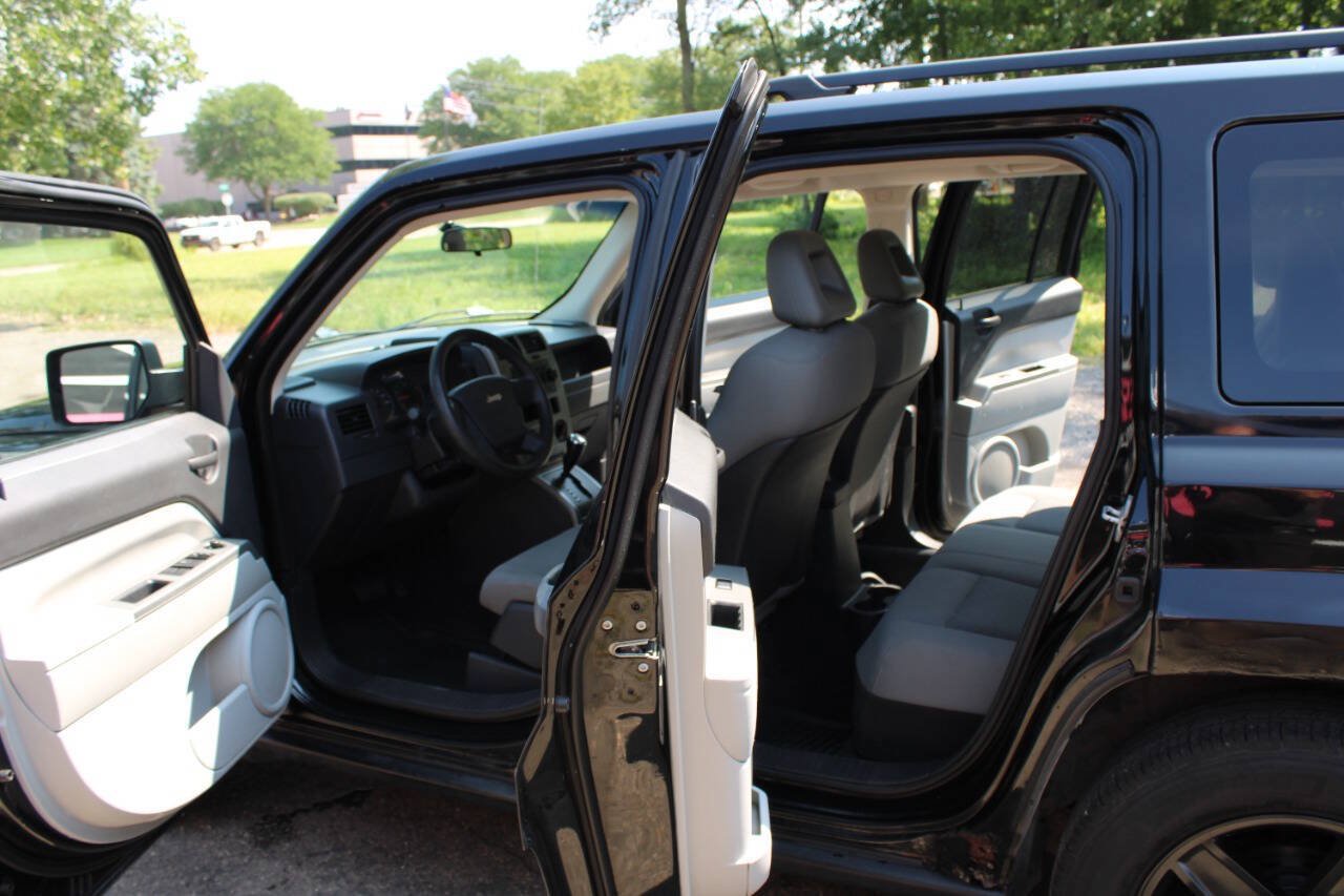 Used 2007 Jeep Patriot Sport FWD image 28