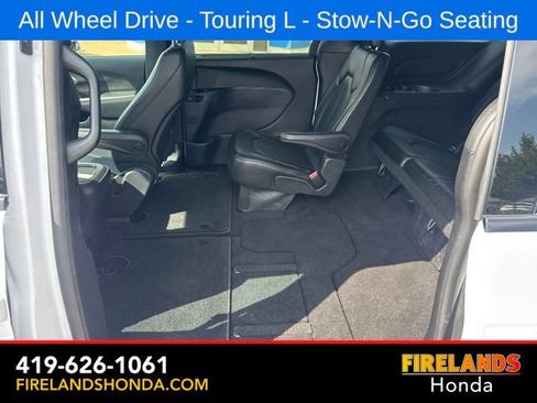 Used 2023 Chrysler Pacifica Touring-L w/ S Appearance Package AWD/4WD image 31