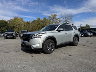 New 2025 Nissan Pathfinder SV
