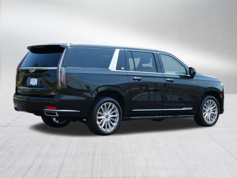 Certified 2023 Cadillac Escalade ESV Premium Luxury w/ Performance Package AWD/4WD image 5