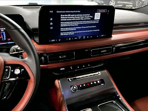 Used 2025 Lincoln Aviator Reserve w/ Jet Appearance Package image 7