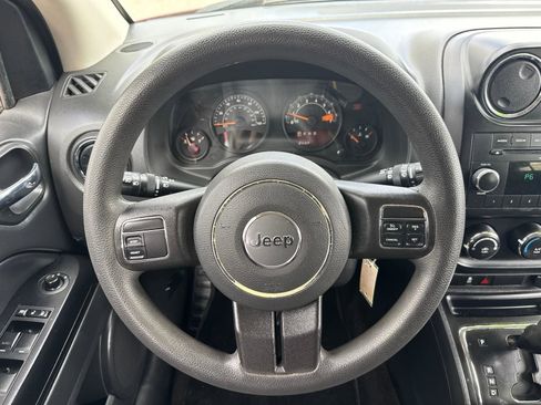 Used 2015 Jeep Compass Sport w/ Power Value Group FWD image 8