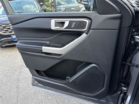 Used 2022 Ford Explorer XLT w/ Equipment Group 202A image 34